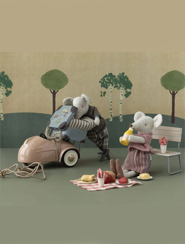 Maileg Mother & Father Mice - Gifts For Little Ones