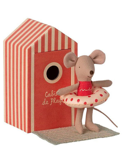 Maileg Beach Mouse - Little Sister in Cabin de Plage